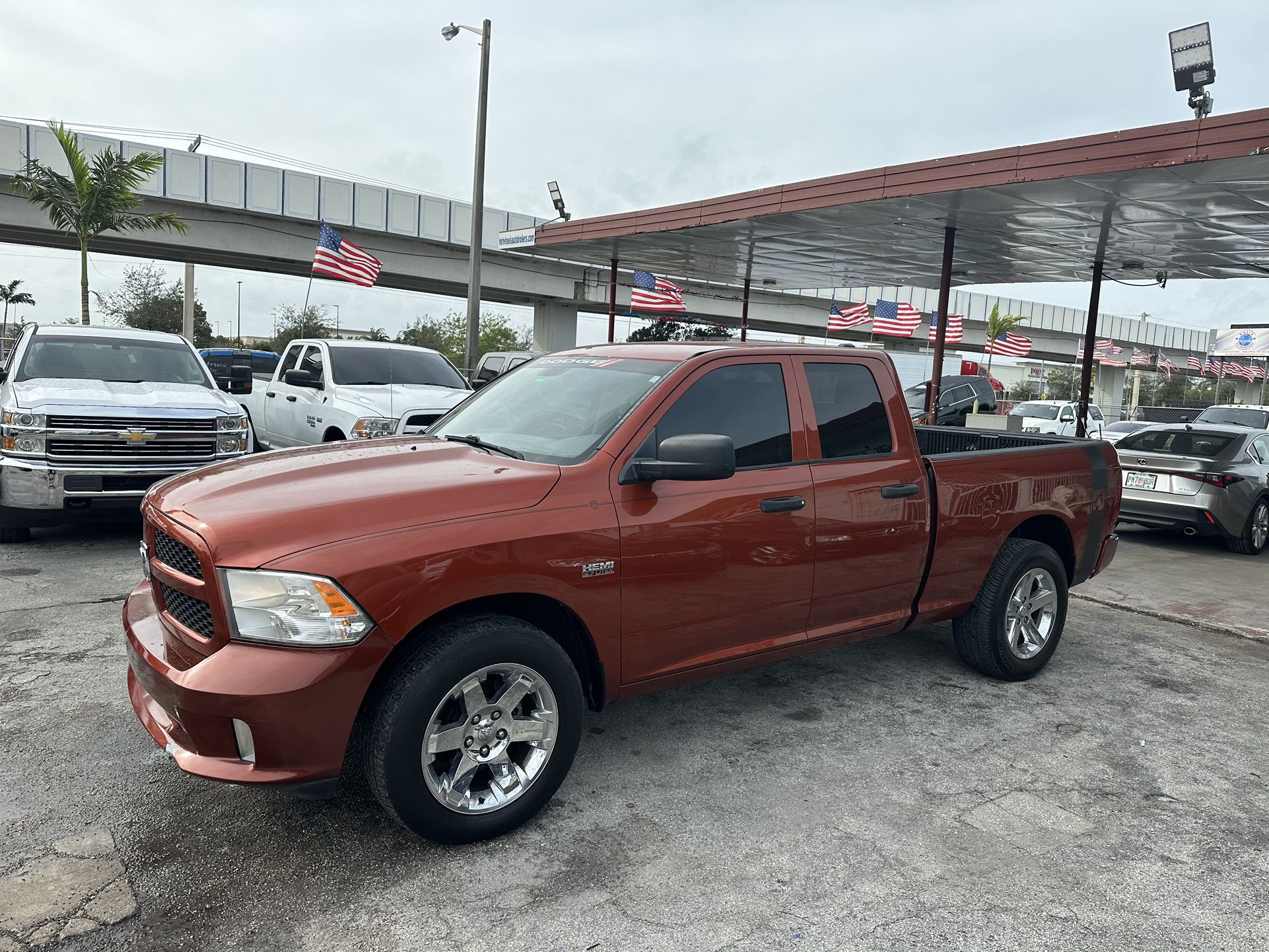 used 2013 DODGE RAM - front view 2