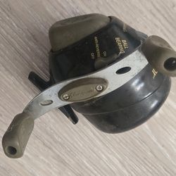 Lot of 5 Closed Fishing Reels Zebco Mantis Firebird Tiger