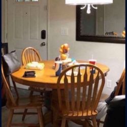 Oak Table With 3 Chairs 