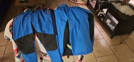 Snow Jackets/ Pants
