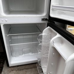 Mini fridge
