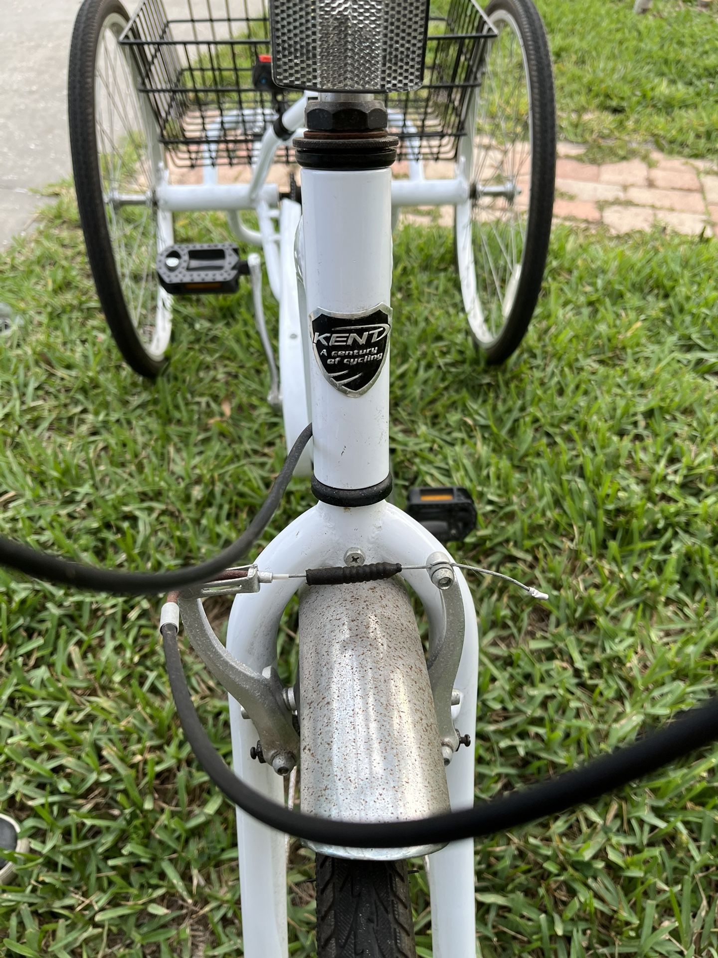 Adult Kent Alameda White 26” Tricycle 3 Wheels 1-Speed for Sale in