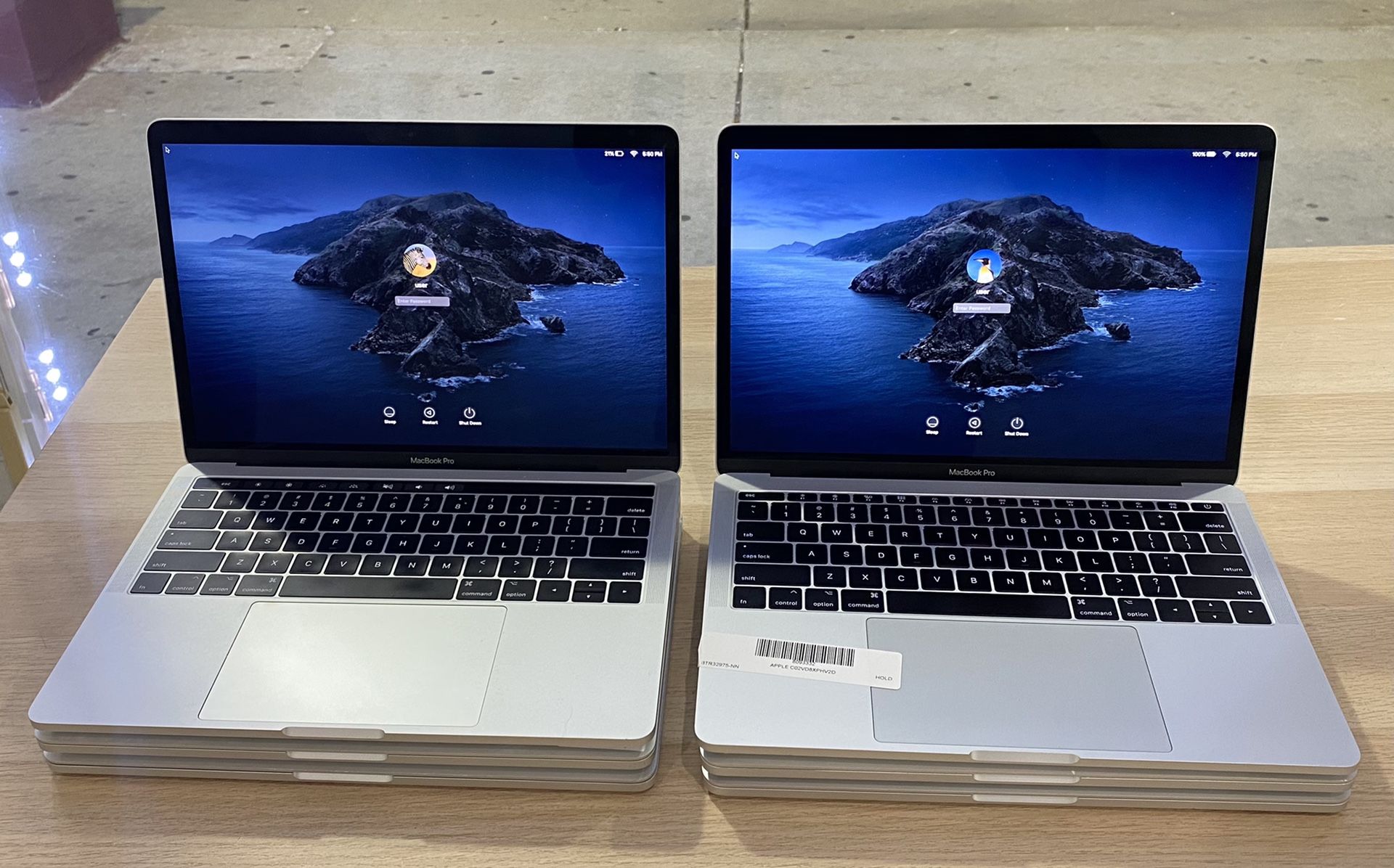 Apple MacBook Pro 2017 13” thunderbolt Silver 256GB SSD CHECK