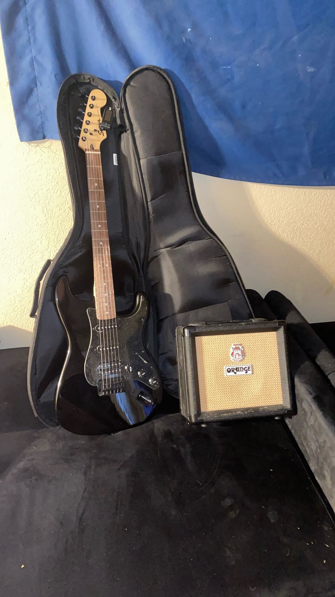 Squier Guitar with amp