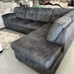 No Credit Needed. Brand New Sectionals with Pull Out Bed 