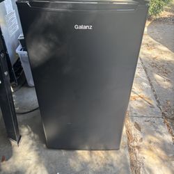 galanz mini refrigerator 