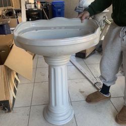 Pedestal Sink