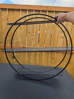 Round shelf