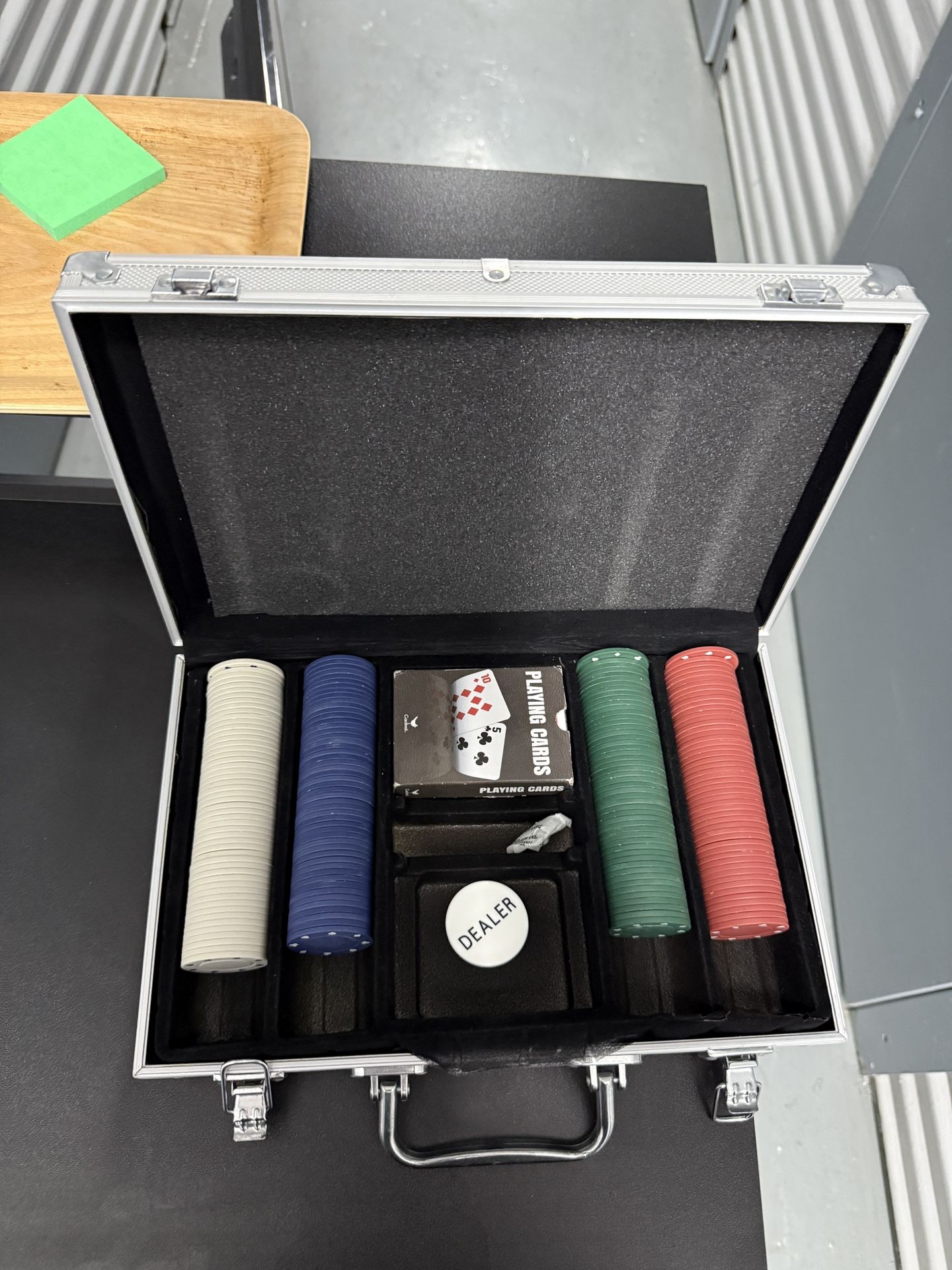 Poker Set With Metal Case