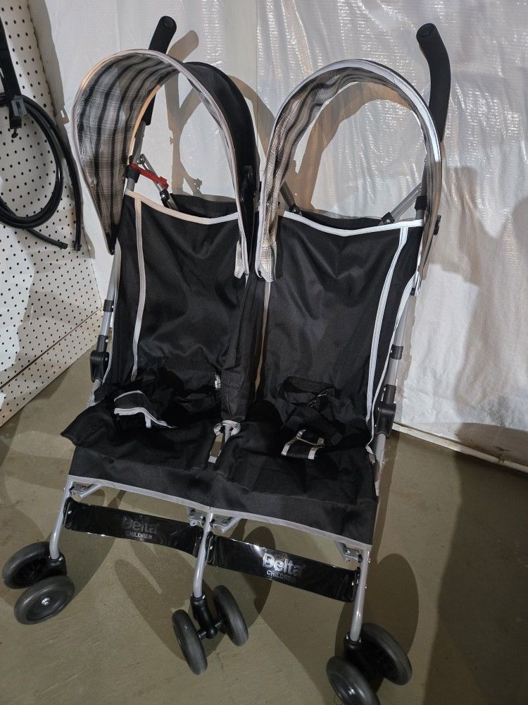 Delta Children's side-by-side double umbrella stroller