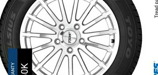 215/60R17 TOYO Celsius Brand New Set