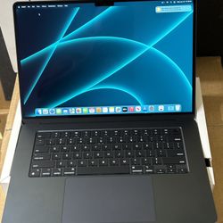 MacBook Air 15 M3 2024 8 gb ram 256 gb ssd midnight 