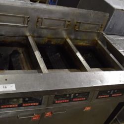 Commercial FRY MASTER DEEP FRYERS(triple bank)