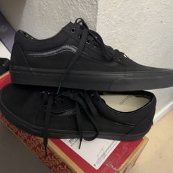old skool black vans size 11.5 in men