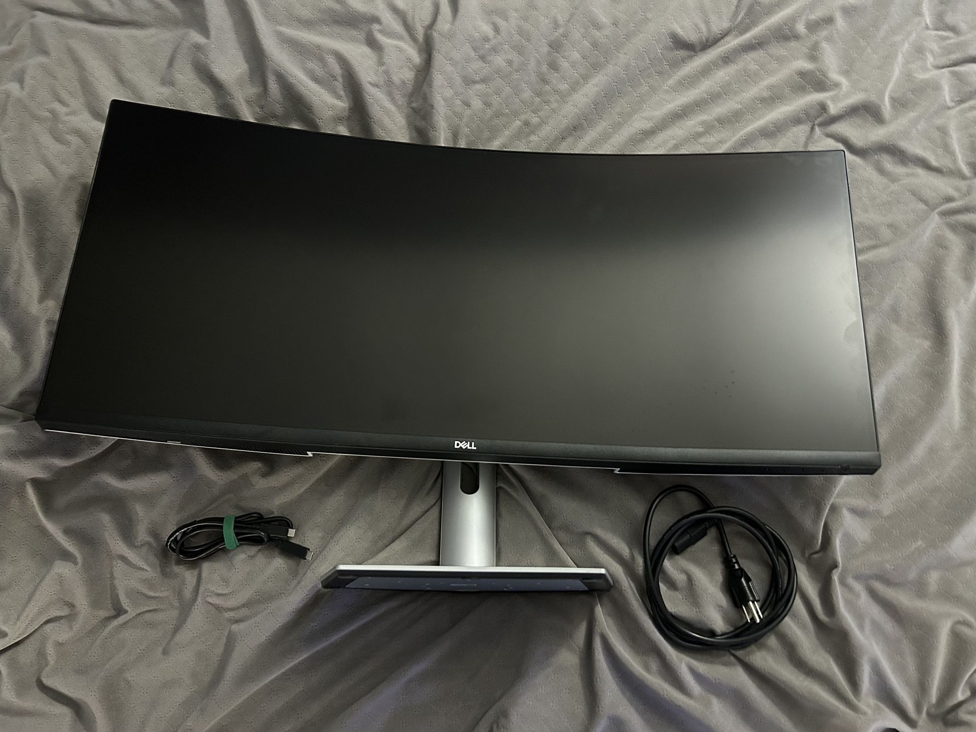 34” Widescreen 4K Monitor