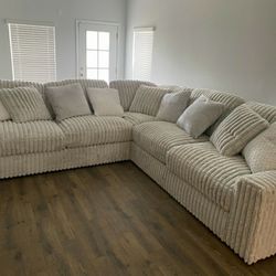 New Stupendous 3pc Sectional Sofa