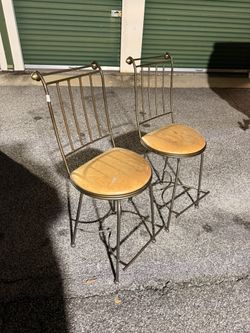 Set of 2 Metal Bar Stools