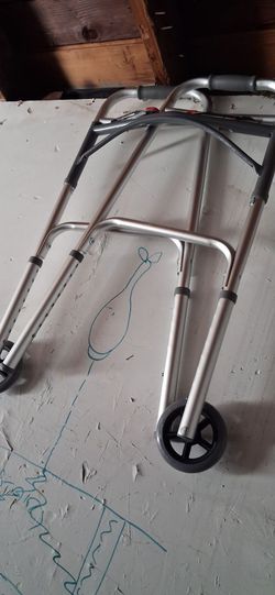 Collapsible walker