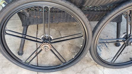 MAG FRONT,BACK RIMS THERE TUBLESS DONT GOT TO WORRIE ABOUT GETTING FLAT EVER