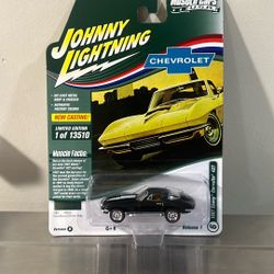 Johnny Lightning 