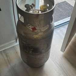Forklift Propane Tank (full)