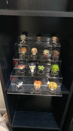 Horror Movie figurines & display stand