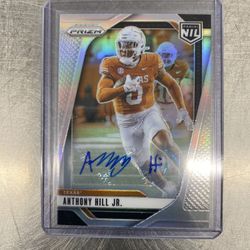2025 Panini NIL Texas Longhorns - SILVER PRIZM AUTO #5 Anthony Hill Jr.