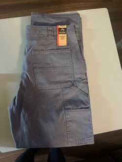 Pantalón y camisas de hombre