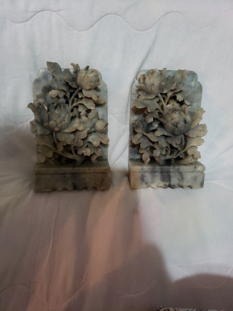VINTAGE HEAVY STONE HAND CARVED ROSES BOOKENDS 