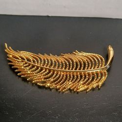 Boho LARGE 3 1/2 "VINTAGE SIGNED MONET GOLD TONE OPEN FEATHER PIN BROOCH Jewelry