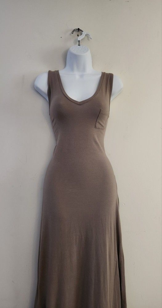 Color Thread V-neck Racerback Tank Maxi Dress Size:L Color: Taupe