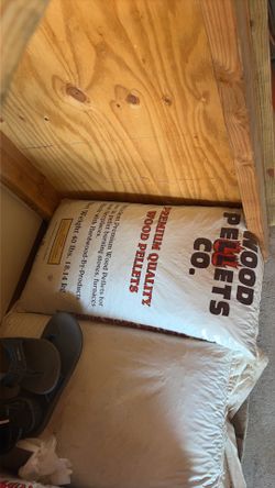 Wood pellets for stove