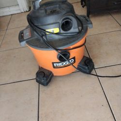 Ridgid Wet And Dry Vac  With Hoses