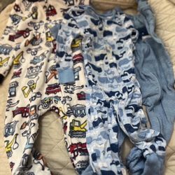 Pijamas De 18 Meses $15