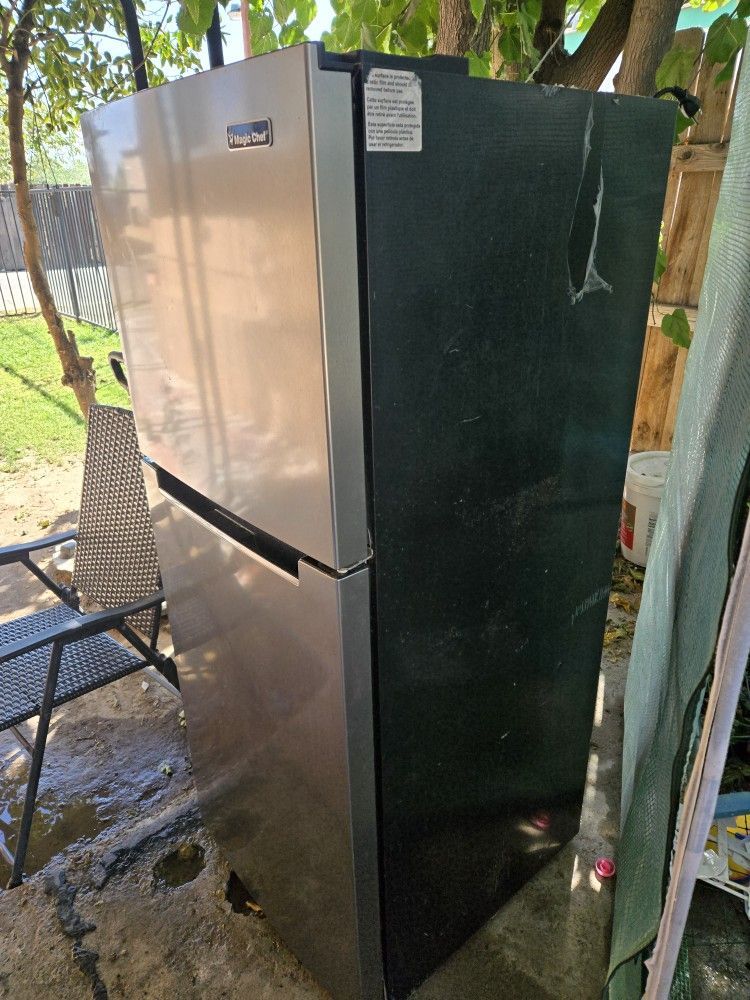 Magic Chef Refrigerator