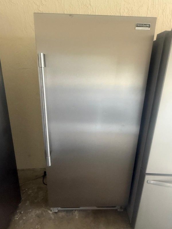 32" Frigidaire Refrigerator only