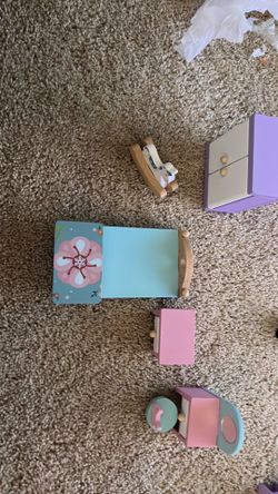 Dollhouse furniture