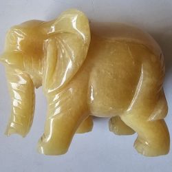 3.9'' Natural Hand carved Geodes stone Elephant,Crystal elephant,crystal collect,
Excellent condition, beautiful details. No broken parts 
Pick up onl