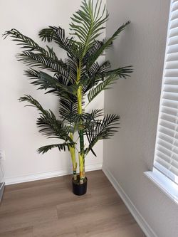 Large Artificial Palm Tree in Black Pot