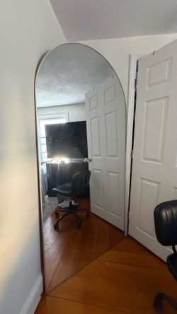 LARGE BODY MIRROR FOR SALE!