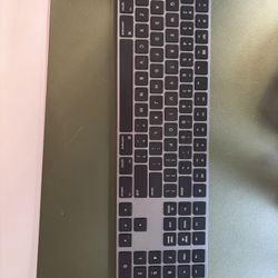 Magic Keyboard with Numeric Keypad 