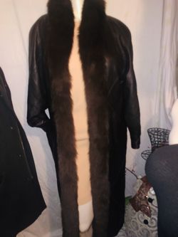 Greg Bell vintage leather fox 🦊 trim coat size S