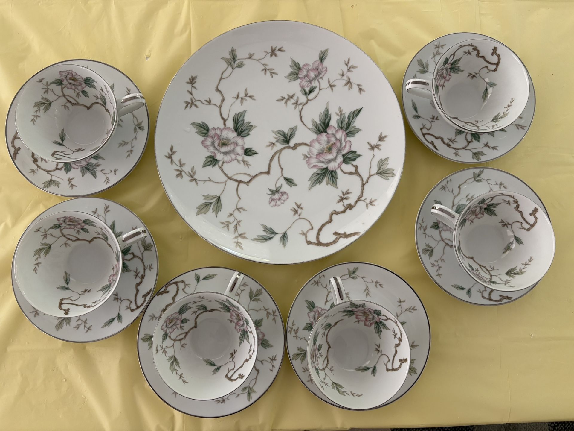 Noritake China Chatham Pattern 1 Large Plate with 6 Cups & Saucers