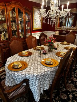Beautiful 3 piece formal dining room