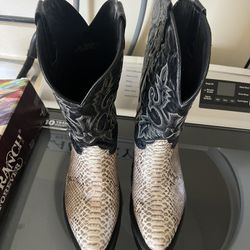 Python Boots 