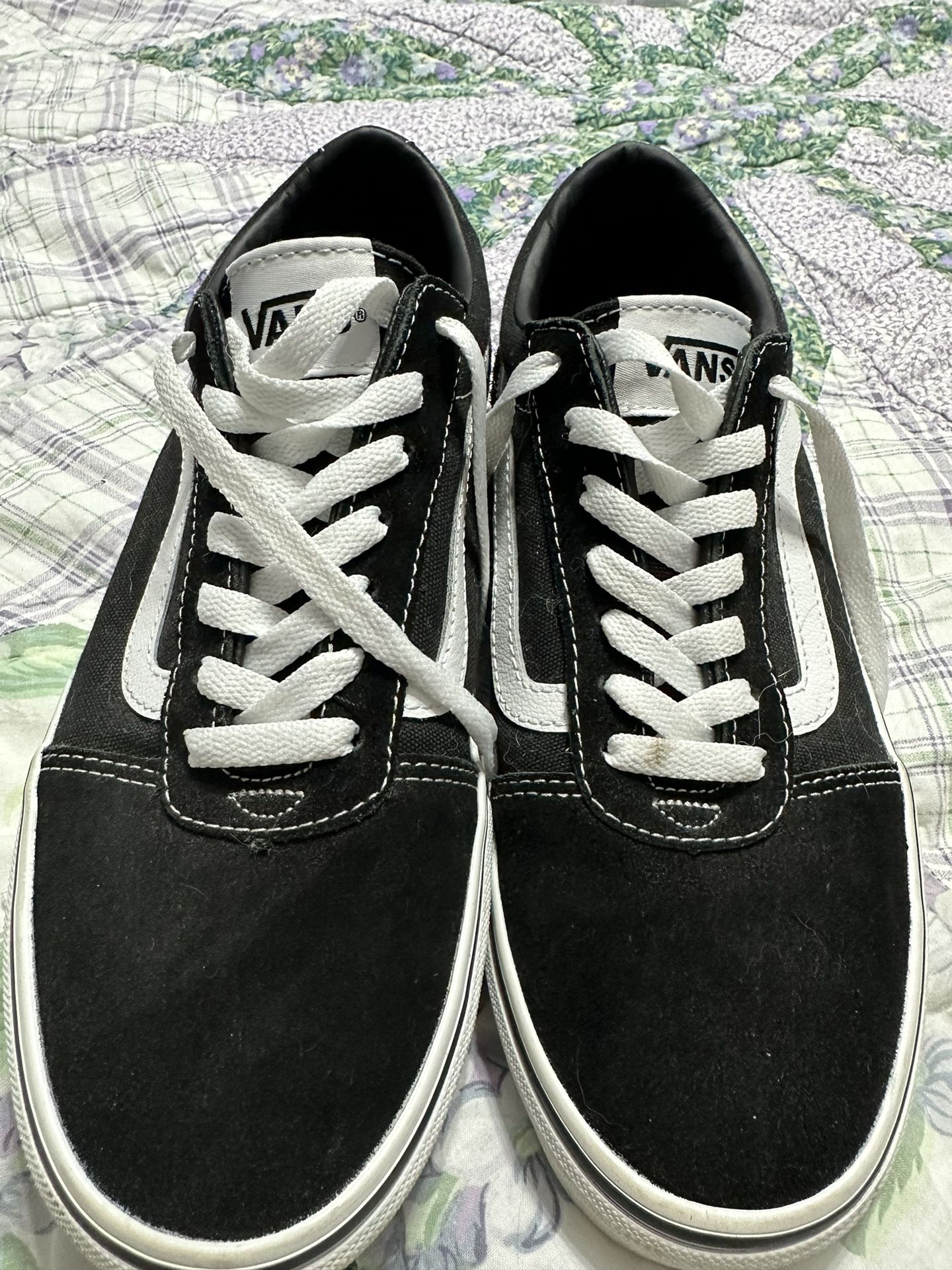 Classic Vans - Size 9