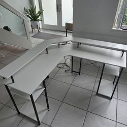 L Shaped Desk w/ Power Outlets