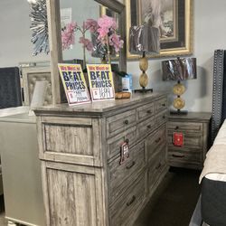 dresser mirror nightstand 📦⭐️ $1,599