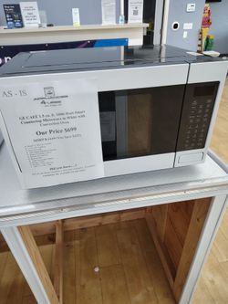 $699 GE CAFÉ 1.5 Cu Ft counter top microwave with convection oven