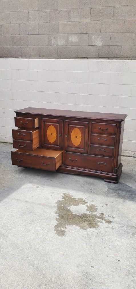 Beautiful Wooden Dresser 